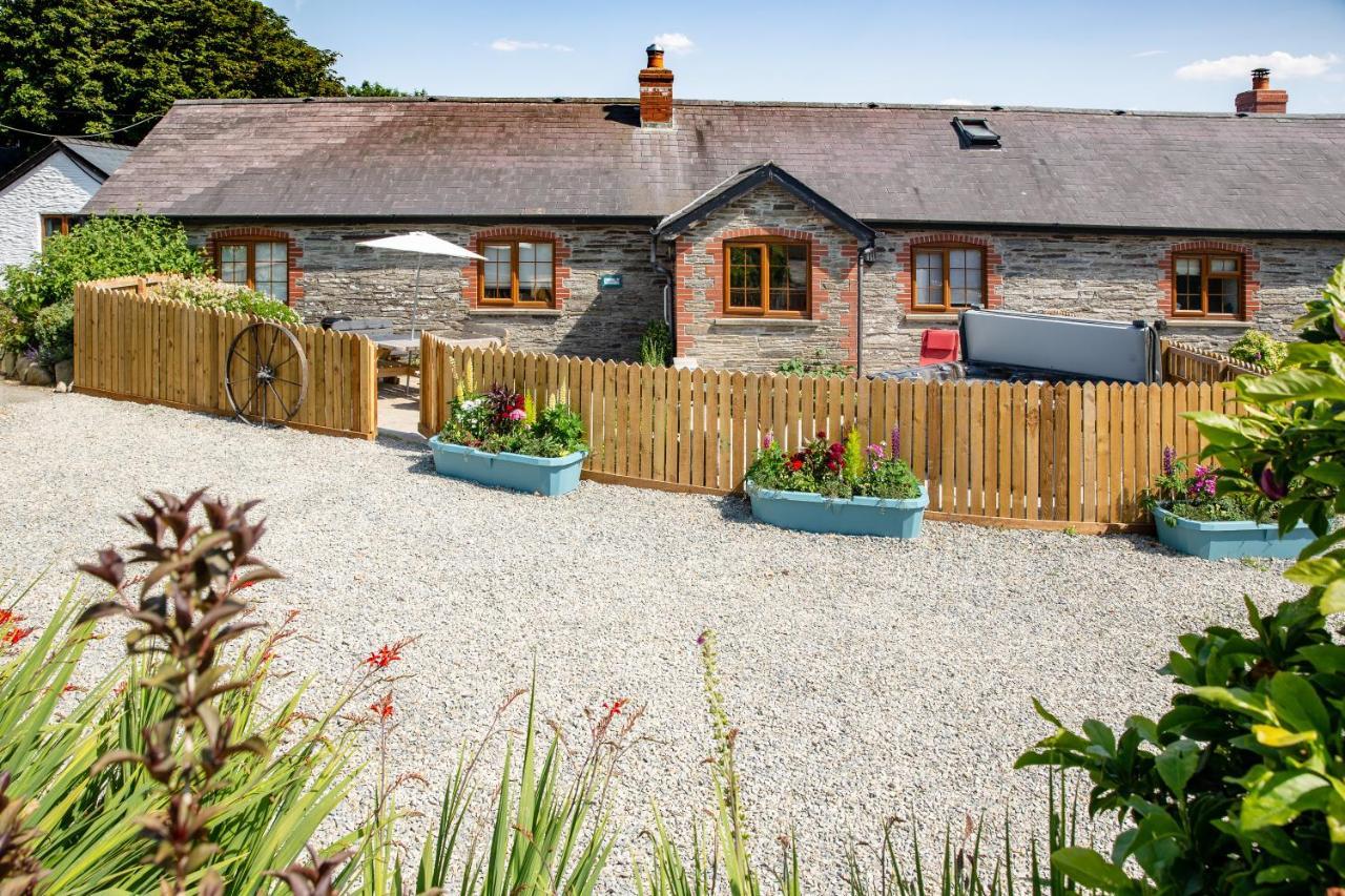 Croft Farm & Celtic Cottages 카디건 외부 사진